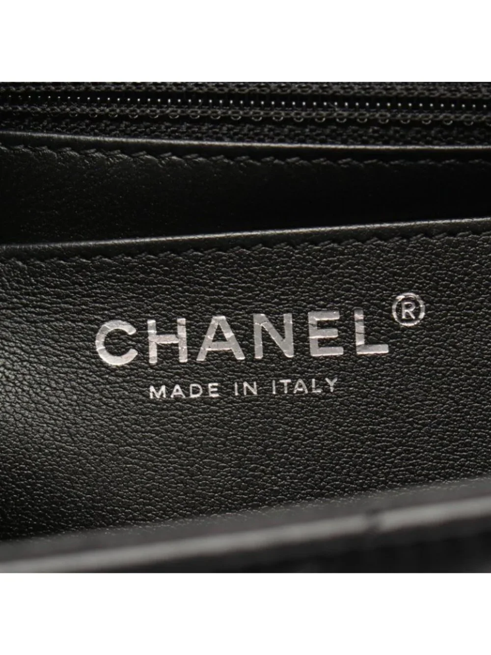CHANEL chez smoke